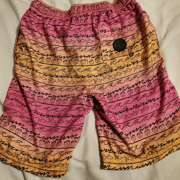 Boys swim shorts size 18 - Picture 3 of 3